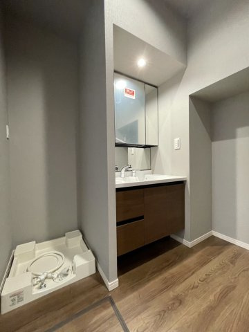 練馬区早宮1丁目　吹抜け大型リビング　限定1棟の独立洗面台