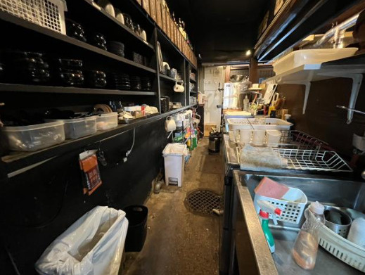 守山市吉身６丁目の店舗事務所の内装