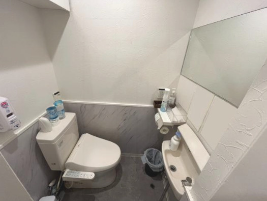 守山市吉身６丁目の店舗事務所のトイレ