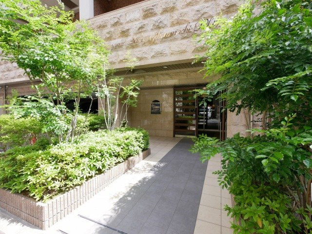 プレサンス堺筋本町フィリアのエントランス