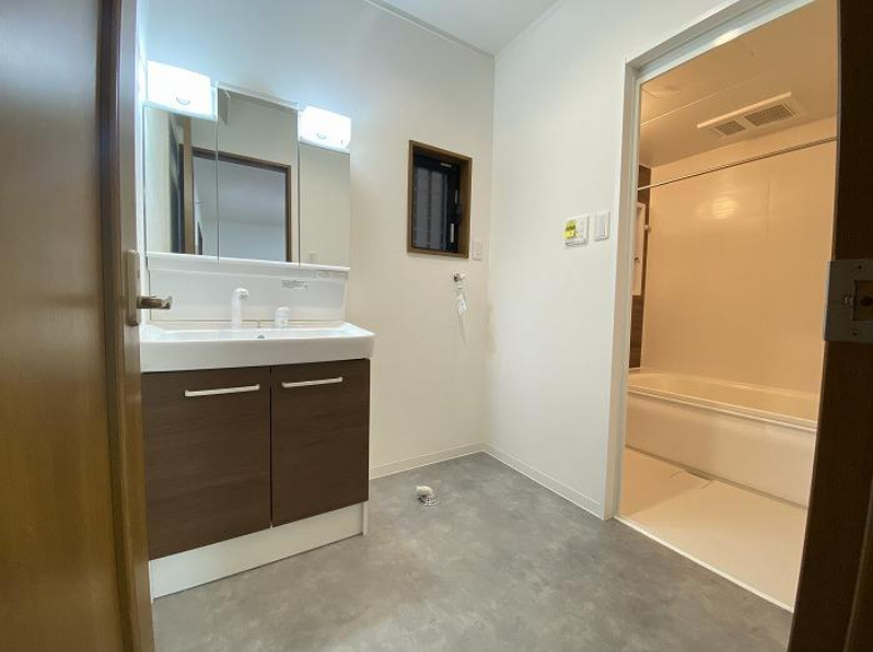 東大阪市楠根　中古戸建の独立洗面台