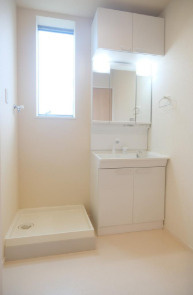 【独立洗面台】 | ガーデニア中野 | 嬉しい独立洗面台付き。