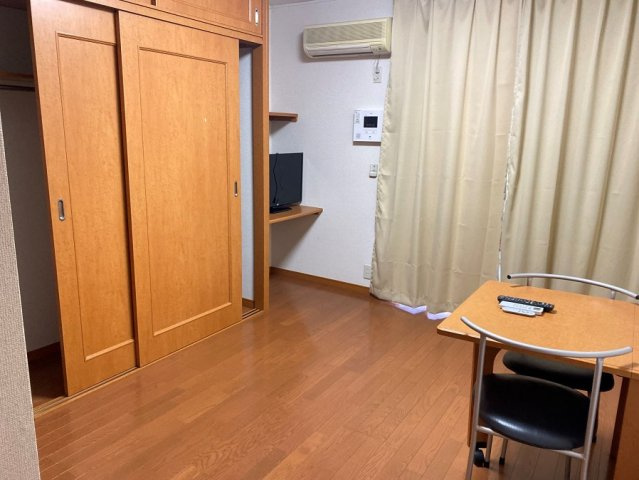 レオパレスフラワーの居間・リビング