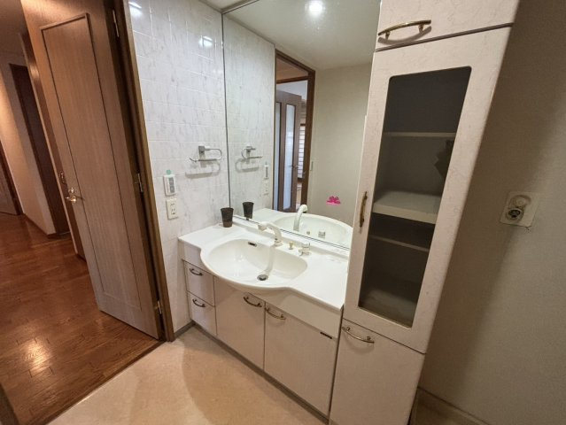 藤和ライブタウン六甲石屋川公園の独立洗面台