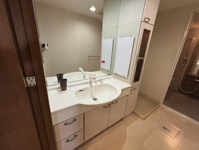 藤和ライブタウン六甲石屋川公園の独立洗面台