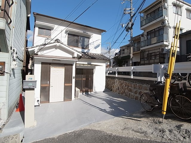 荒田町３丁目貸家