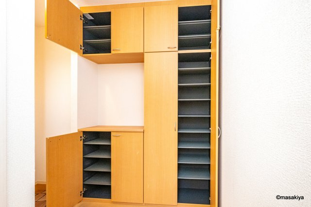 ディアコート金箱の玄関