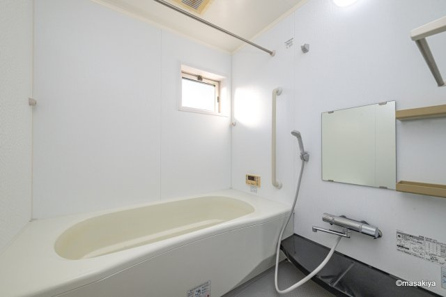 ディアコート金箱の浴室