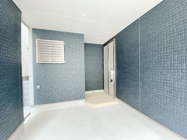 蕨市北町1丁目 限定1棟の駐車場|大切なお車を雨風から守るビルトインガレージを設けてます