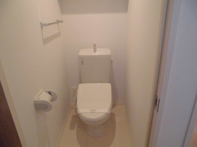 Mario Kのトイレ|落ち着いた色調のトイレです