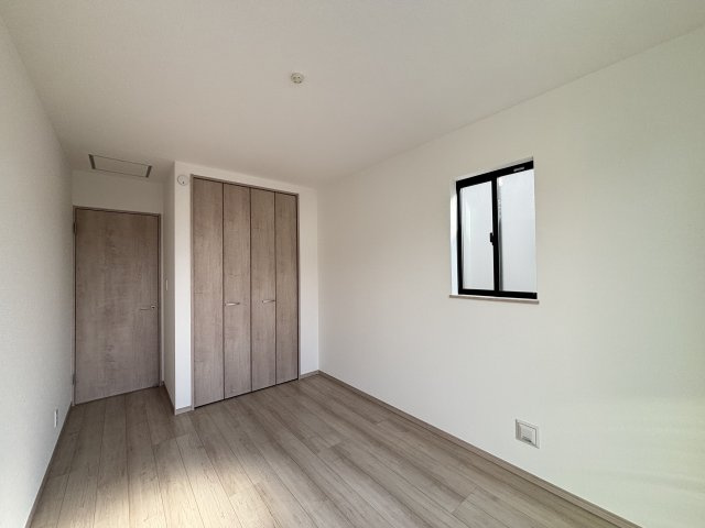 天白区島田黒石4期｜名古屋市の戸建ならホームアップの収納|【売主施工例】ハンガーパイプ付き