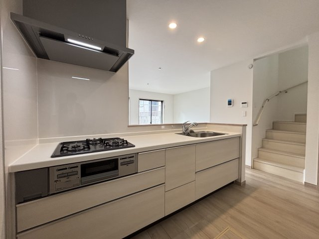 天白区島田黒石4期｜名古屋市の戸建ならホームアップの内装|【売主施工例】安心・安全の手すり付き階段