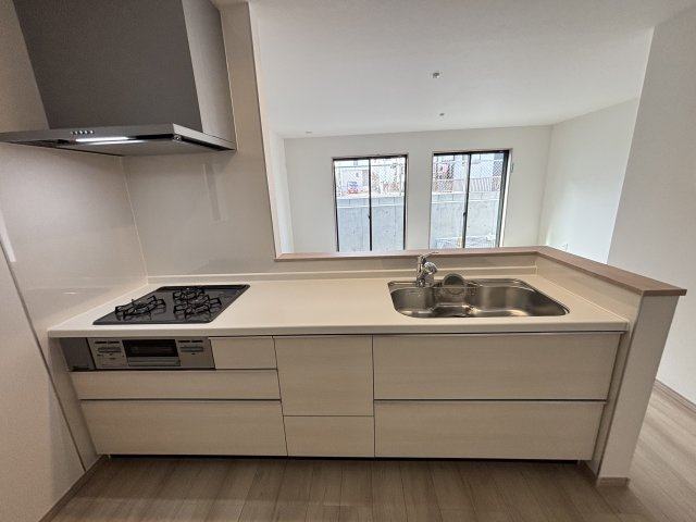 天白区島田黒石4期｜名古屋市の戸建ならホームアップのキッチン|【売主施工例】お子様を見守りながらお料理ができるオープン対面キッチン