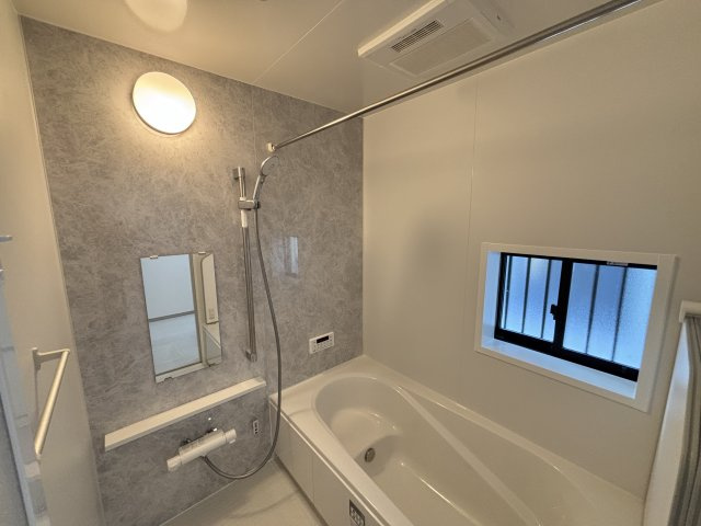 天白区島田黒石4期｜名古屋市の戸建ならホームアップの浴室|【売主施工例】浴室乾燥機付きで雨の日のお洗濯もラクラク♪