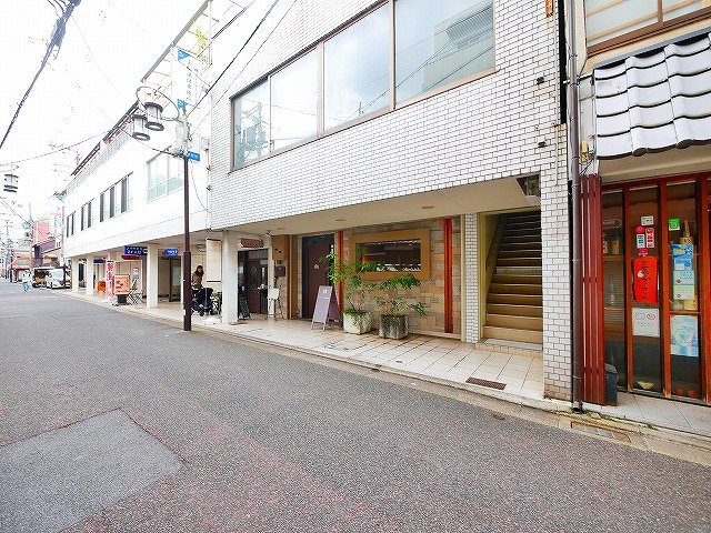 松村ビルの周辺