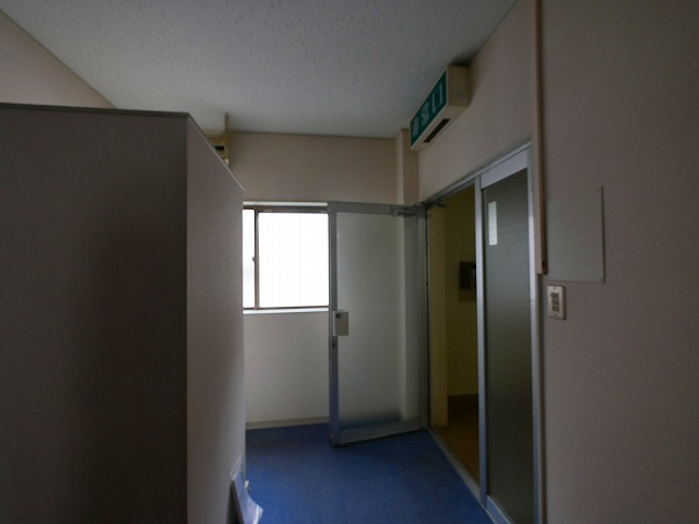 松村ビルの内装