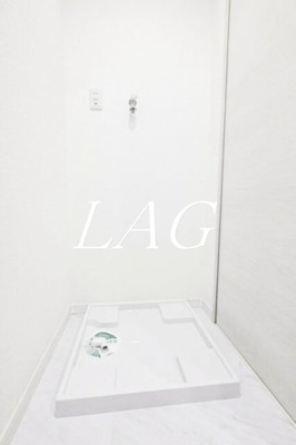 【設備】 | ウイスタリア東五反田ビル | 室内洗濯機置き場です。