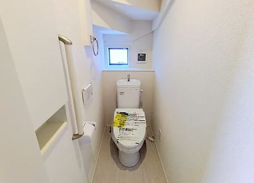 【新築】坂戸市にっさい花みず木11期 １号棟のトイレ|ゆったりとした空間のトイレです