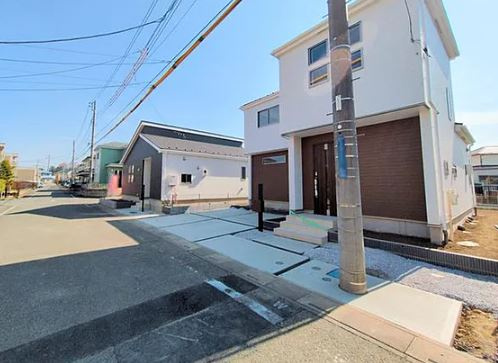 【新築】坂戸市にっさい花みず木11期 １号棟の外観|公園すぐ！
徒歩圏内にお買い物施設も多数点在☆