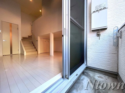 【バルコニー】 | エメテラス | 落ち着いた時間を過ごせるバルコニーです