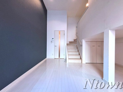 【内装】 | エメテラス | 内装は落ち着いています