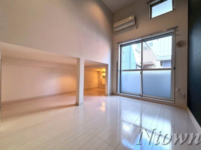 【居間・リビング】 | エメテラス | ゆったりとした居間です