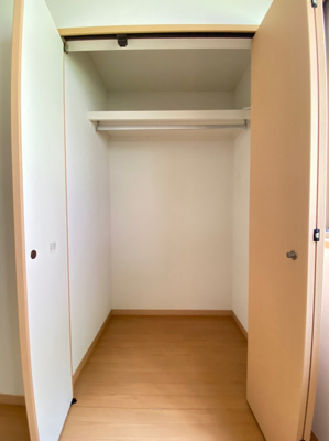 【収納】 | グリーンフォレスト | ポール付きで使い勝手の良いクローゼット♪