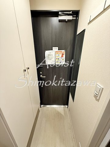 Verde初台の玄関