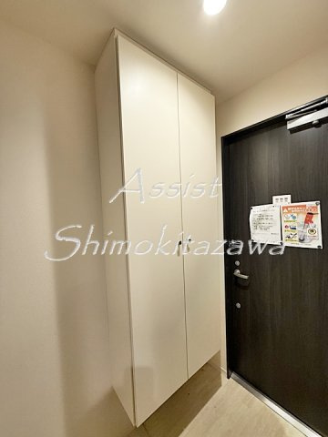 Verde初台の玄関