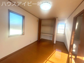 【洋室】 | 大治町リフォーム済み中古住宅築20年！お車並列3台可能！カーポート付きお庭・駐輪場あり！周辺環境良好 | 大治町リフォーム済み中古住宅築20年！お車並列3台可能！カーポート付きお庭・駐輪場あり！周辺環境良好