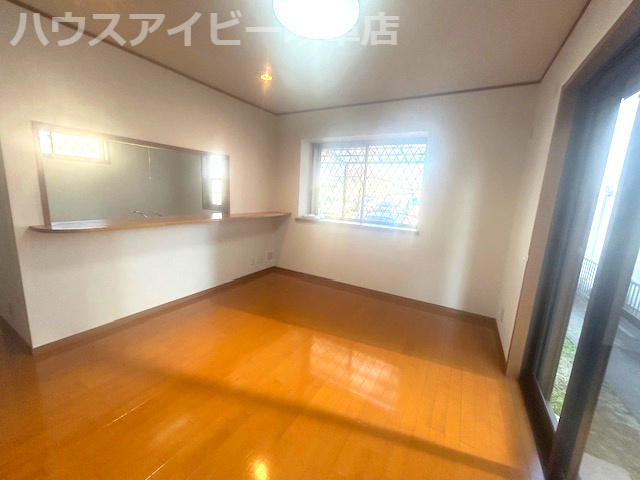 【居間・リビング】の画像