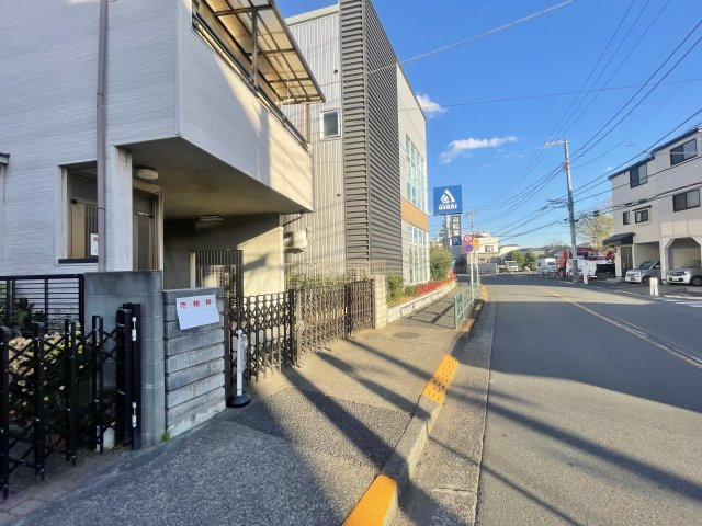 板橋区四葉2丁目の前面道路含む現地写真|南側道路に面する日当り良好な立地です！
広々した前面道路は開放感を与えてくれます