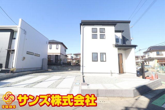 郡山市富田町字坦ノ腰　　　１号棟　　富田小学校、富田中学区の外観|東側から見た外観