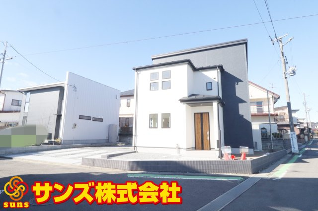 郡山市富田町字坦ノ腰　　　１号棟　　富田小学校、富田中学区の外観|北東側から見た外観