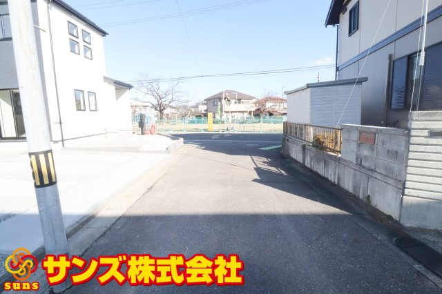 郡山市富田町字坦ノ腰　　　１号棟　　富田小学校、富田中学区の外観|東側前面道路