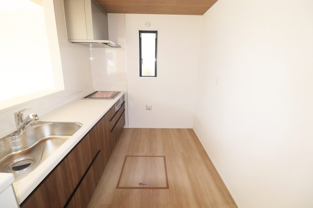 郡山市富田町字坦ノ腰　　　１号棟　　富田小学校、富田中学区の収納|キッチン横　パントリー♪