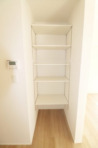 郡山市富田町字坦ノ腰　　　１号棟　　富田小学校、富田中学区の居間・リビング