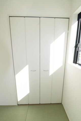 郡山市富田町字坦ノ腰　　　１号棟　　富田小学校、富田中学区の収納