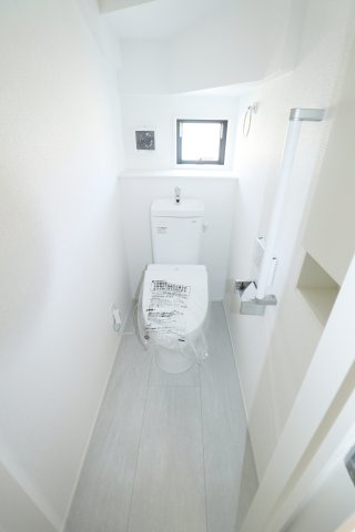 郡山市富田町字坦ノ腰　　　１号棟　　富田小学校、富田中学区の洗面所