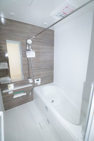 郡山市富田町字坦ノ腰　　　１号棟　　富田小学校、富田中学区の浴室