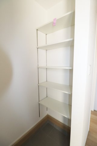 郡山市富田町字坦ノ腰　　　１号棟　　富田小学校、富田中学区の内装