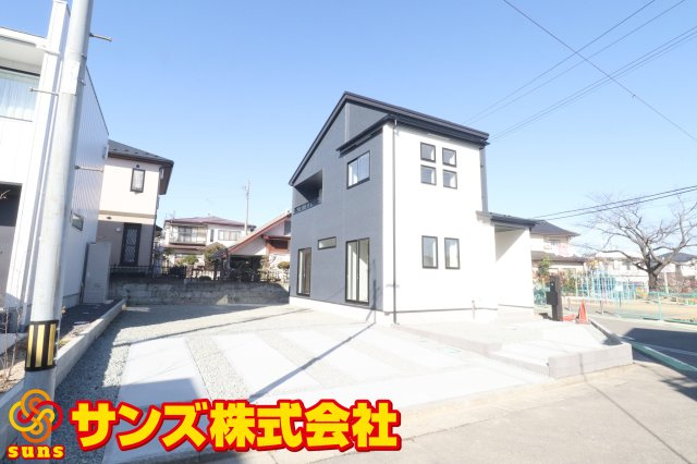 郡山市富田町字坦ノ腰　　　１号棟　　富田小学校、富田中学区の外観|南東側から見た外駐車場を含む外観♪