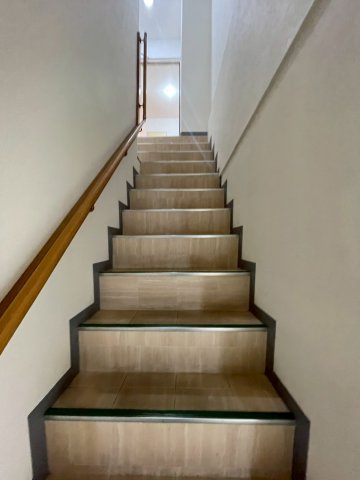 プレジデントハイツ根津の玄関