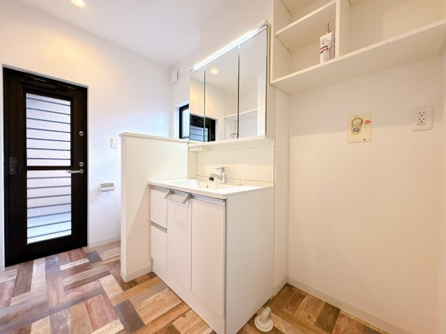 【中古住宅】川口市東貝塚の独立洗面台