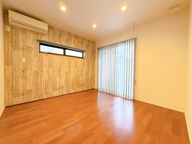 【中古住宅】川口市東貝塚の洋室|ウォークインクローゼットが併設された主寝室！