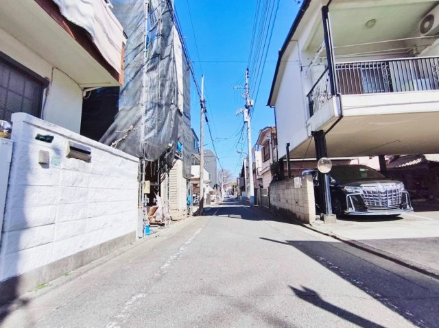 豊島区長崎3丁目 限定1棟の前面道路含む現地写真|通勤通学に便利な立地です
西武池袋線「東長崎」駅　徒歩7分、「椎名町」駅　徒歩12分
大江戸線「落合南長崎」駅　徒歩13分
快適アクセスです