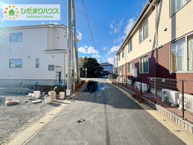 日立市東大沼町4丁目　新築戸建　B号棟の前面道路含む現地写真|カースペースは2台分確保!(^^)!