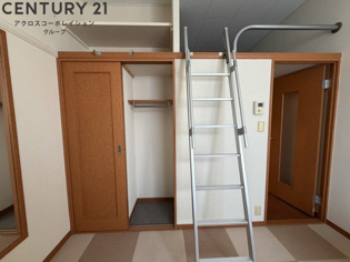 レオパレスセリバテール仁川の収納