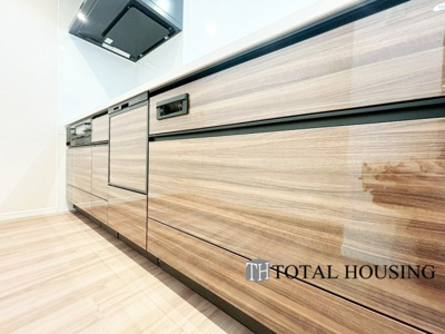 【エントランス】 | シャンボール円山北町 | 宅配ボックスがあることで、留守中でも荷物を受け取ることができ、再配達の手間が省けます。忙しい方にとって非常に便利です。