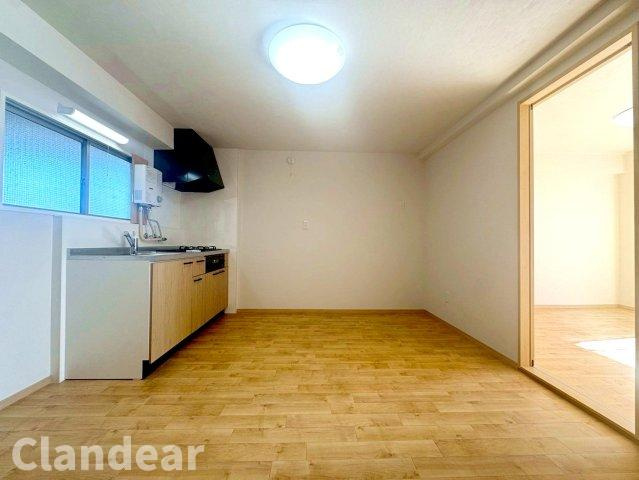 多幸ビルの居間・リビング|ドキドキの新生活も、安心してスタート。ぴったりの住まいを見つけませんか？クランディアが一緒に住まい選びをサポートします‼　まずは、お気軽にお問合せください　＃クランディア